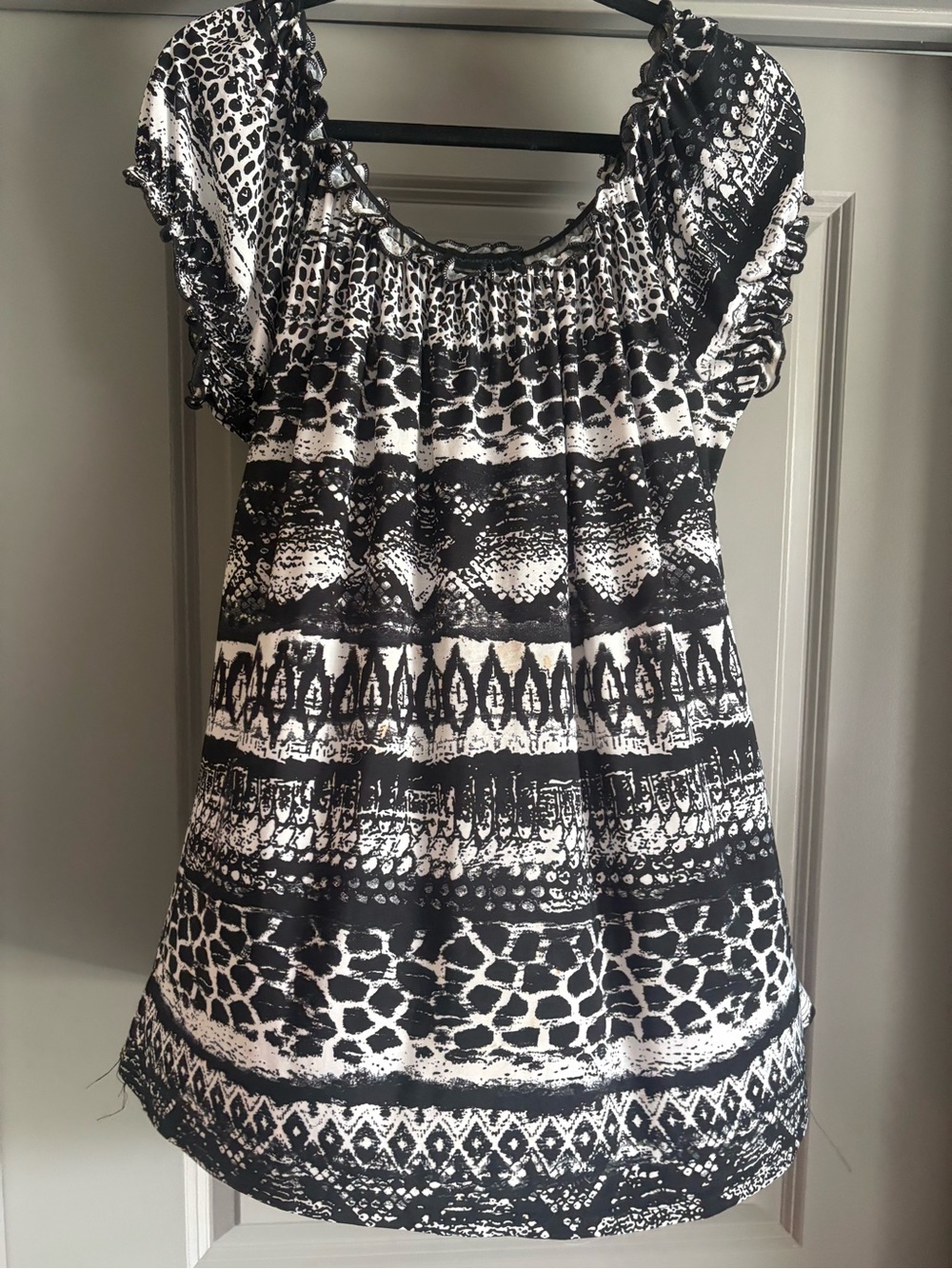 American City Wear Black and White Printed Top